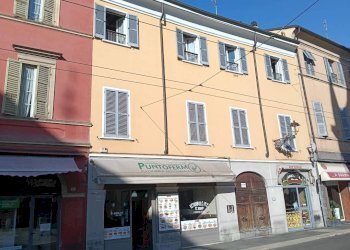 Facciata - Quadrilocale strada Massimo d'Azeglio, 15, Parma (zona Oltretorrente) - foto 1