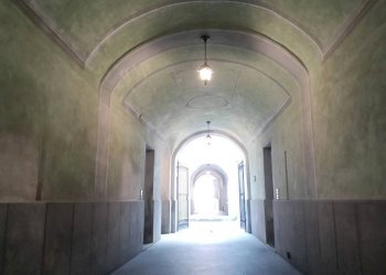 Interno palazzo - Quadrilocale strada Massimo d'Azeglio, 15, Parma (zona Oltretorrente) - foto 2