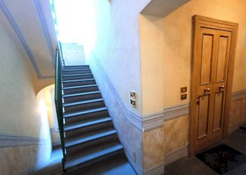 Interno palazzo - Quadrilocale strada Massimo d'Azeglio, 15, Parma (zona Oltretorrente) - foto 3