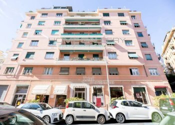 Facciata - Quadrilocale via Cesare Battisti, Genova (zona Albaro) - foto 2