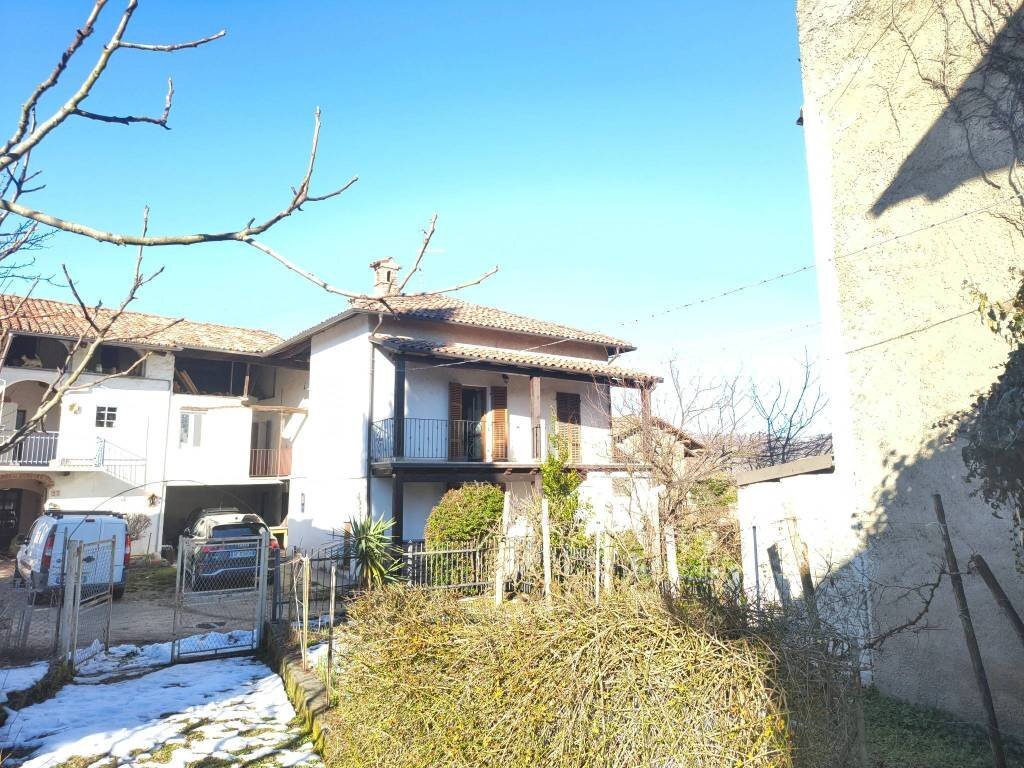 Facciata - Casa indipendente via Umberto I, 29, Lesegno - foto 1