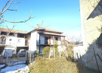 Facciata - Casa indipendente via Umberto I, 29, Lesegno - foto 1