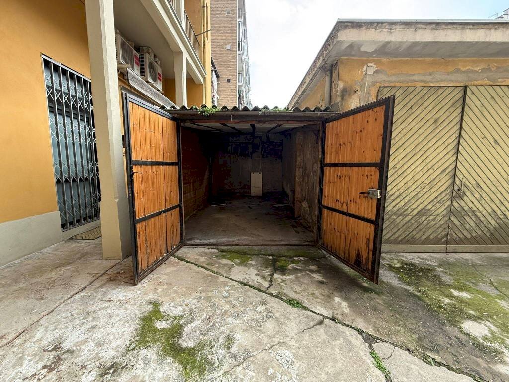 Box auto - Box Passaggio Privato Mario Leoni, 2, Torino (neighborhood Lingotto) - photo 1
