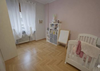 Camera da letto - Quadrilocale via Filadelfia, 132, Torino (zona Santa Rita) - foto 23