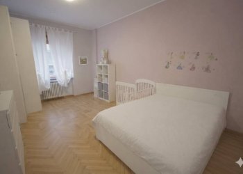 Camera da letto - Quadrilocale via Filadelfia, 132, Torino (zona Santa Rita) - foto 24