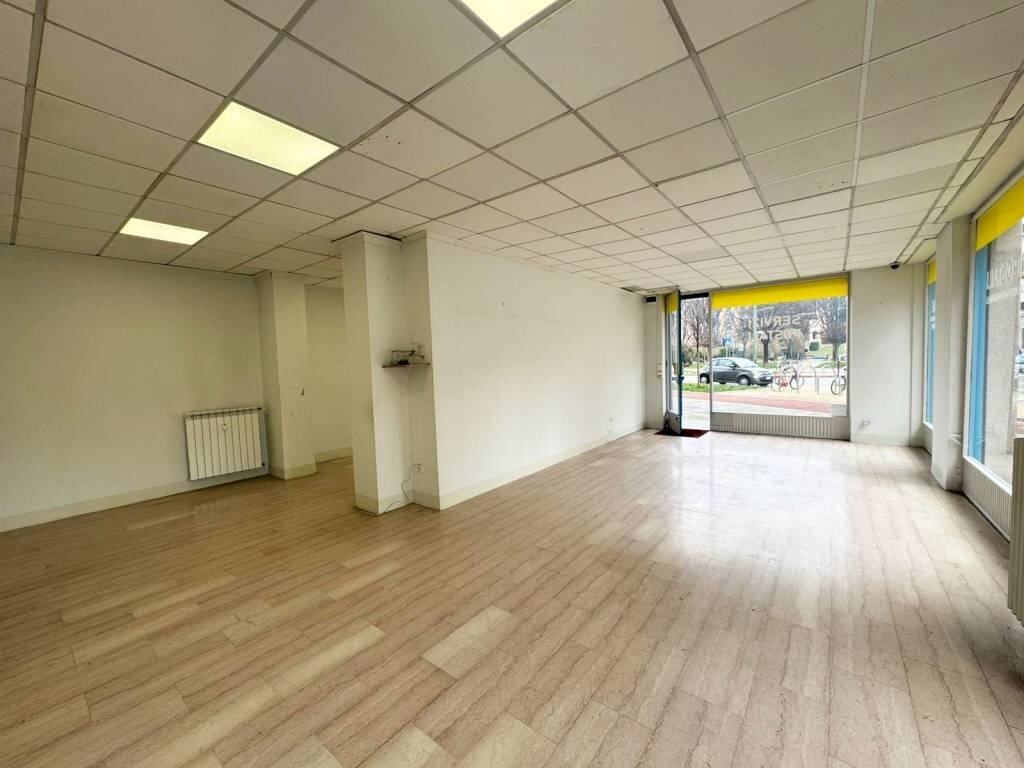 Interno non residenziale - Negozio via Capua, 1, Torino (zona Borgo Vittoria) - foto 2