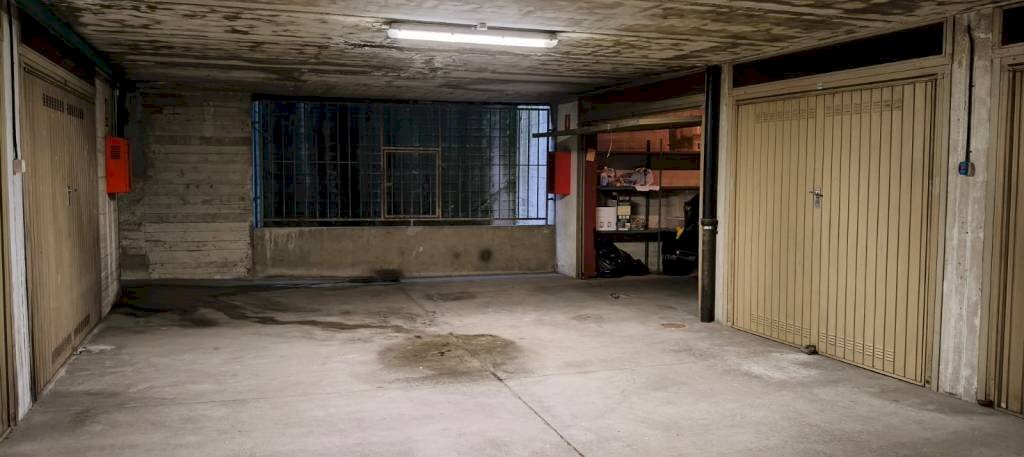 Box auto - Box strada del Lionetto, 16, Torino (zona Parella) - foto 2