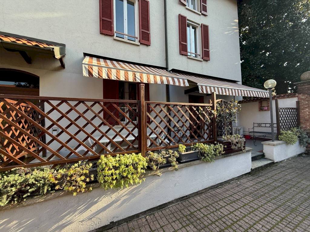 Terrazzo - Three-room apartment via Piave, Bollate - photo 2