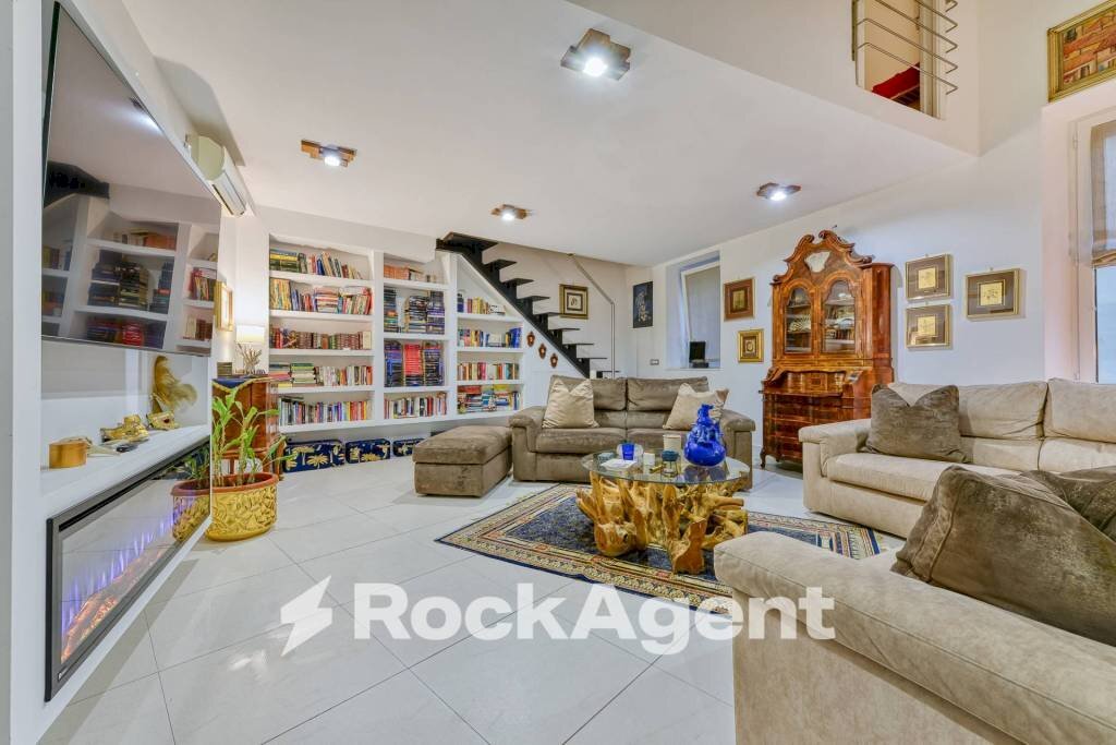 Quadrilocale via Laura Mancini Oliva, Napoli (zona Quartieri Spagnoli) - foto 2