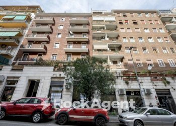 Shop via Fezzan, Roma - photo 16