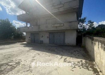 Cortile interno - Villa via Archimede, 61, Sant'Egidio alla Vibrata - foto 23