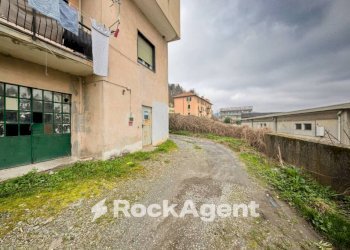 Magazzino via Isorelle, Savignone - foto 1
