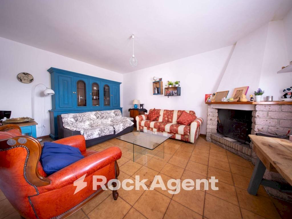 Independent house via Francesco Cossiga, 180, Siligo - photo 1