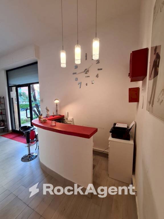 Interno non residenziale - Shop via Alfredo Fusco, 39, Roma - photo 1