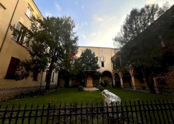 Cortile interno - Four-room apartment via Giuseppe Garibaldi, Bologna (neighborhood Colli) - photo 29