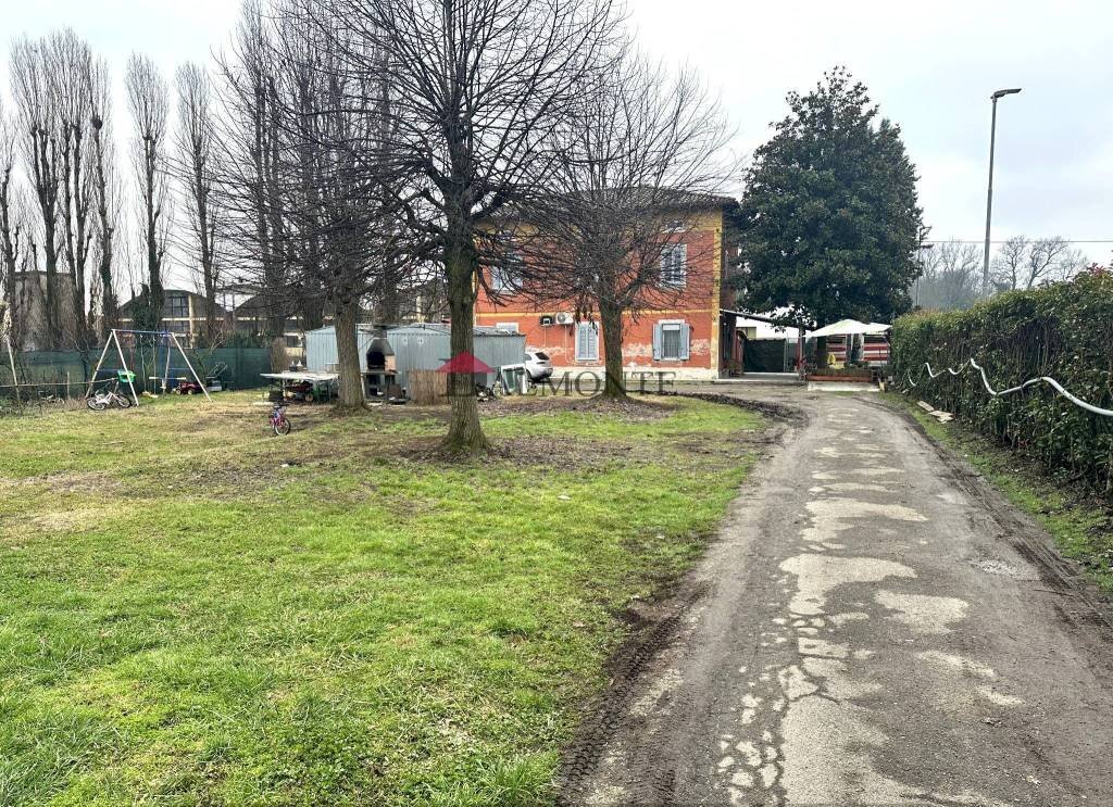 Terreno - Apartment via Marco Emilio Lepido, Bologna (neighborhood Borgo Panigale) - photo 1