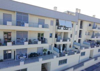 Facciata - Appartamento via Leonardo Mellano, Roma - foto 15