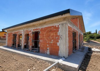 Prospetto esterno - Villa Via Aristotele 14, Mascalucia - photo 2