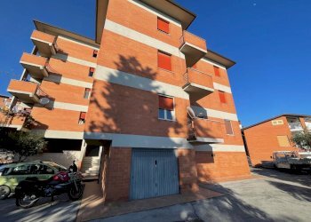 facciata - Quadrilocale Via Fratelli Rosselli 4, frazione Ellera, Corciano - foto 14