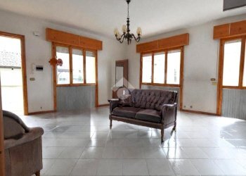 Three-room apartment Viale Nuoro, Riccione - photo 3
