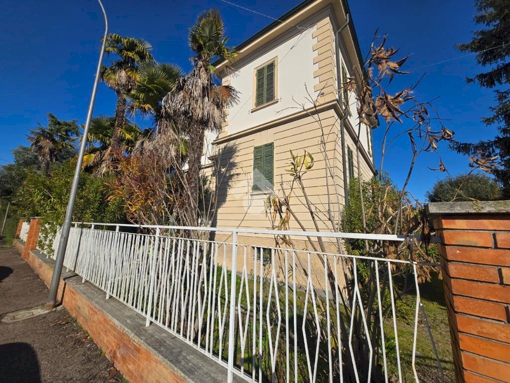 Rustic Viale Guglielmo Marconi, Russi - photo 1