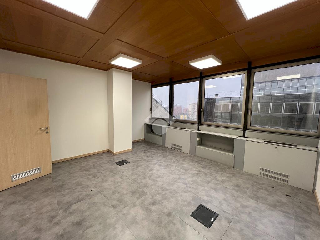 Office Via Antonio Cechov, Milano (neighborhood Gallaratese) - photo 1