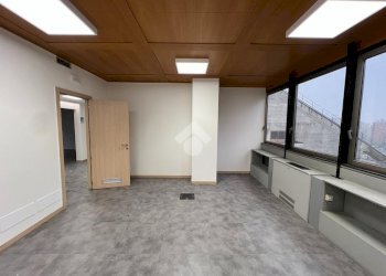 Ufficio Via Antonio Cechov, Milano (zona Gallaratese) - foto 7