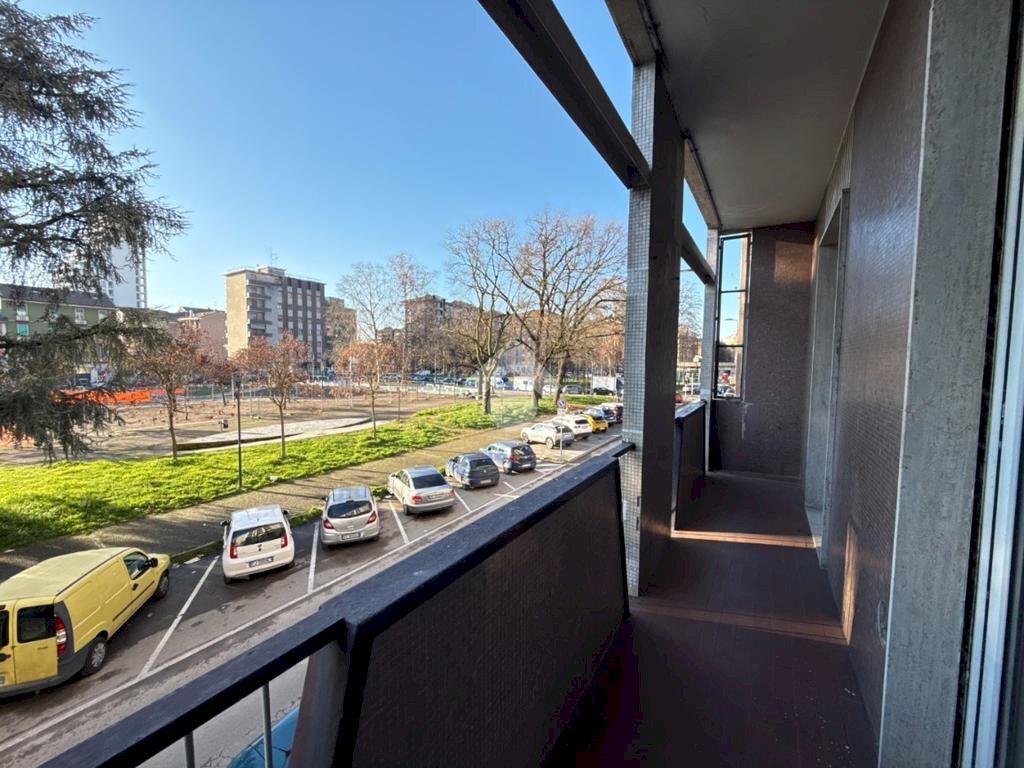 Trilocale Piazza Tirana, Milano (zona Giambellino) - foto 1