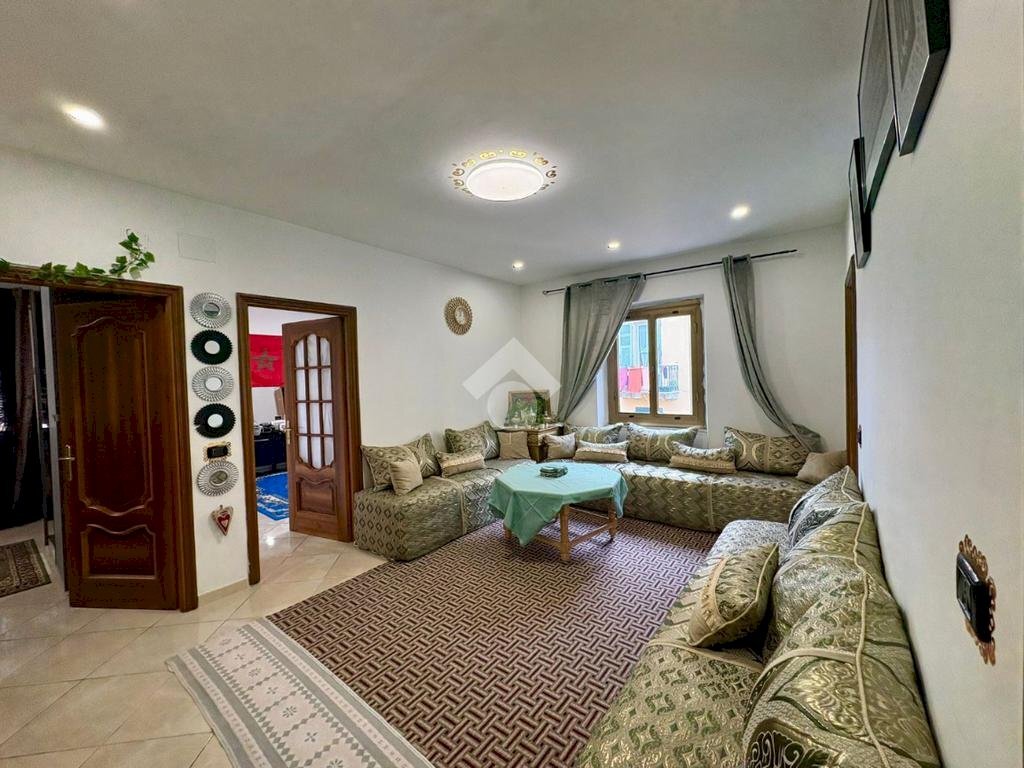 Four-room apartment Via Federico Gattorno, Genova (neighborhood Cornigliano) - photo 2