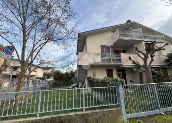 Trilocale Viale farinata, Ravenna (zona Lido di Dante) - foto 1
