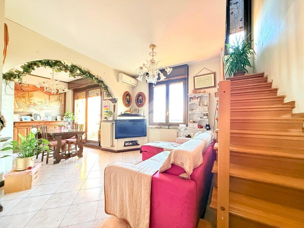 Apartment Via Vincenzo Attimo, Bollate - photo 1