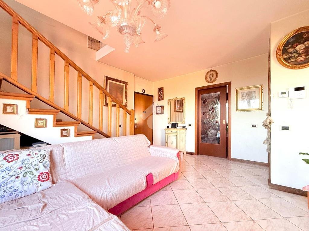 Apartment Via Vincenzo Attimo, Bollate - photo 2