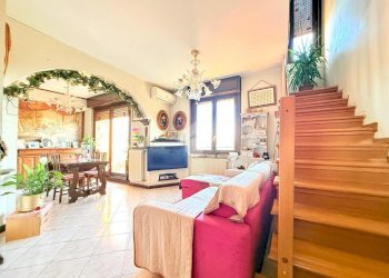 Apartment Via Vincenzo Attimo, Bollate - photo 1