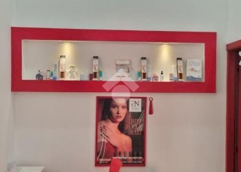 Shop via san felice, Bologna (neighborhood Centro Storico) - photo 3