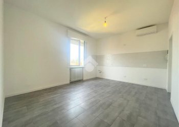 Two-room apartment Via Emilia Est, Rubiera - photo 1