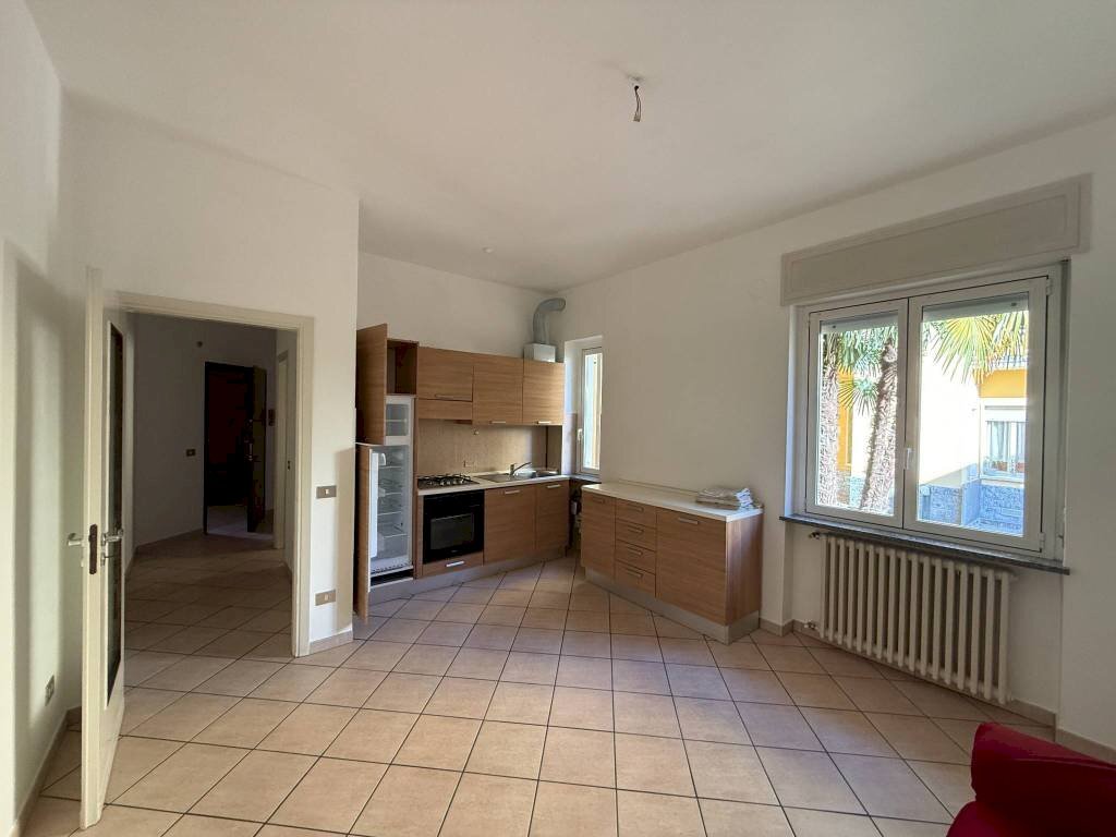 Cucina - Bilocale via Filippo Turati, Bollate - foto 3