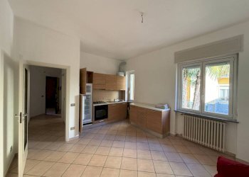 Cucina - Bilocale via Filippo Turati, Bollate - foto 3