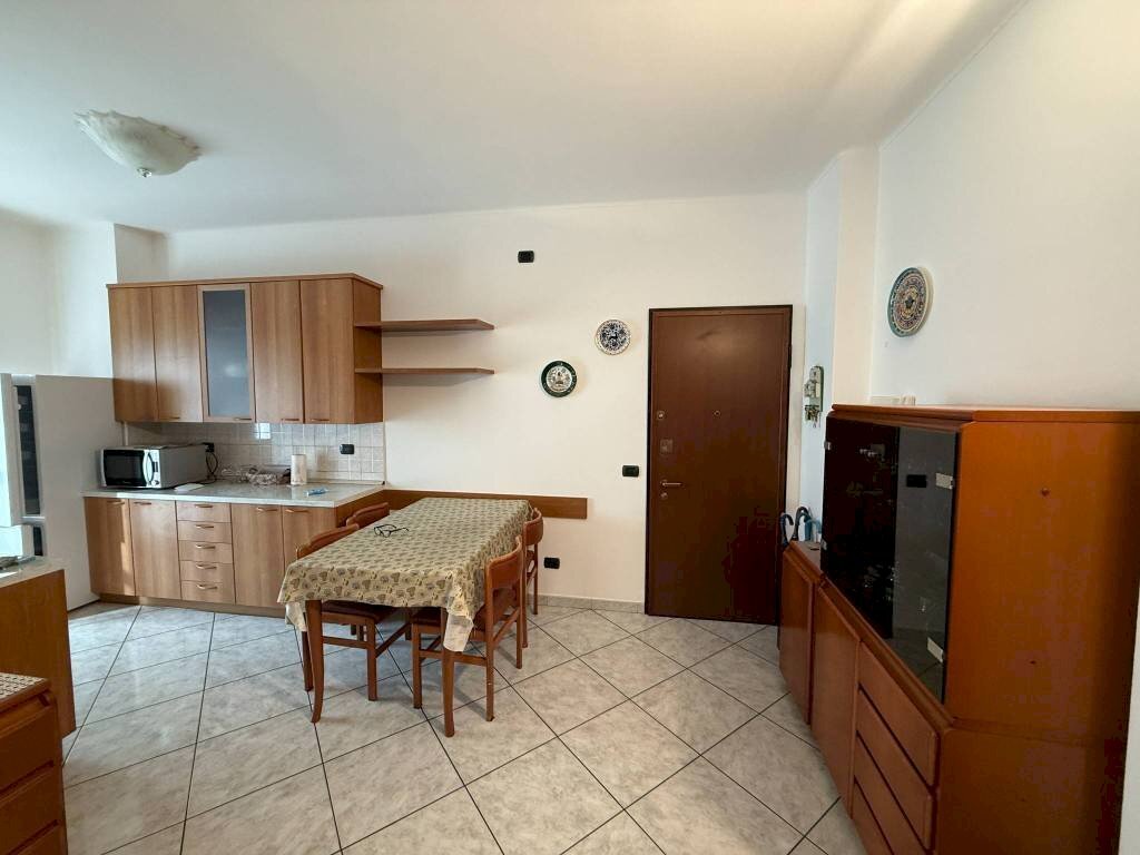 Soggiorno - Appartamento via Giuseppe Garibaldi, Bollate - foto 3