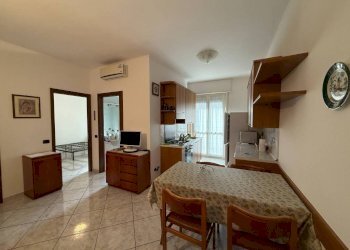 Soggiorno - Appartamento via Giuseppe Garibaldi, Bollate - foto 2