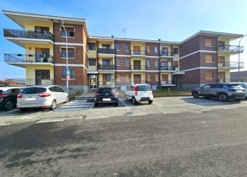 Two-room apartment Via G. Garibaldi, Rondissone - photo 1