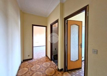 Two-room apartment Via G. Garibaldi, Rondissone - photo 8