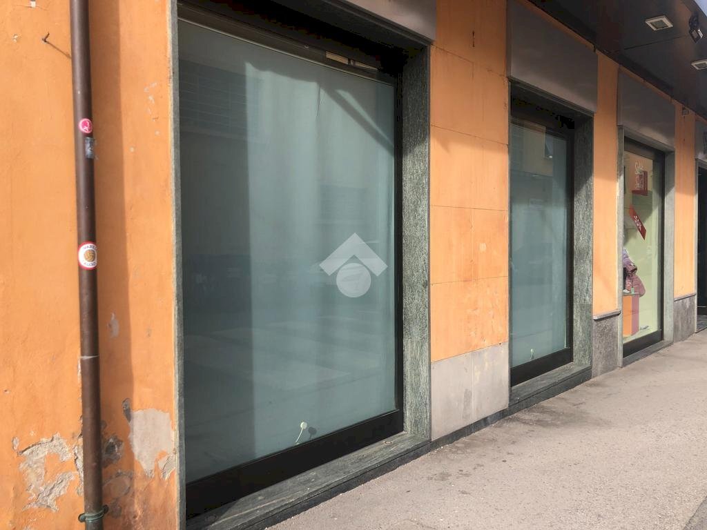 Negozio Via Torino, Saluzzo - foto 3