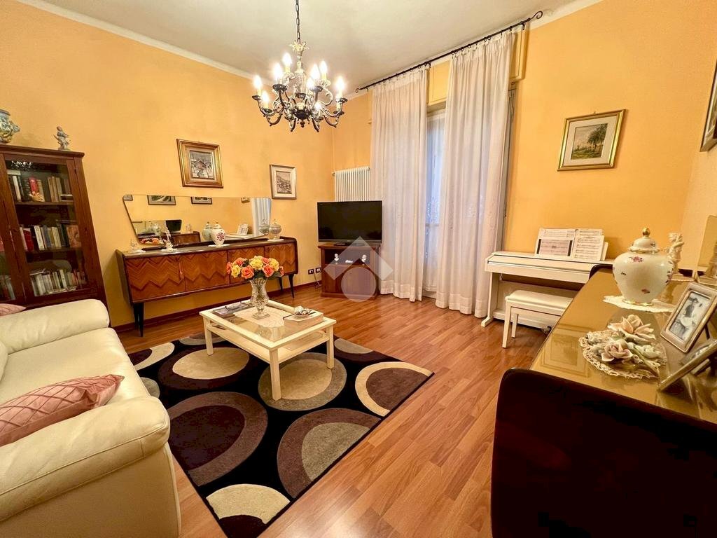 Four-room apartment Corso Michele Coppino, Alba - photo 3