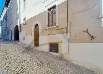 Foto 2 - Trilocale Via Lepidi
 
12, L'Aquila - foto 2