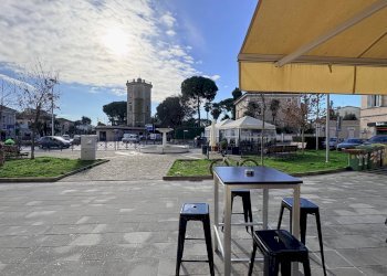 Foto 3 - Locale Commerciale via Largo Oberdan
 
4, Chiaravalle - foto 3