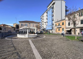 Foto 5 - Locale Commerciale via Largo Oberdan
 
4, Chiaravalle - foto 5