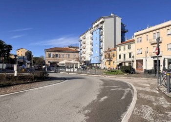 Foto 14 - Locale Commerciale via Largo Oberdan
 
4, Chiaravalle - foto 14