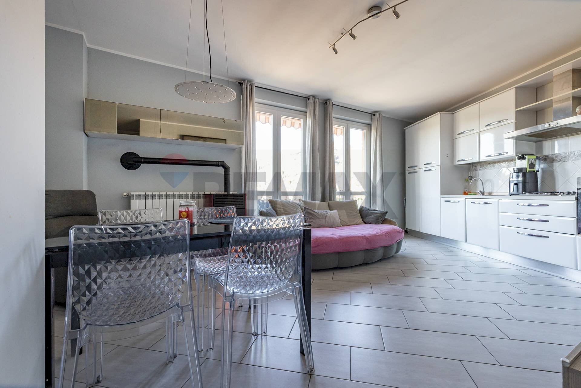 Sala da pranzo - Three-room apartment Località Carpio
 
3, Cugliate-Fabiasco - photo 1