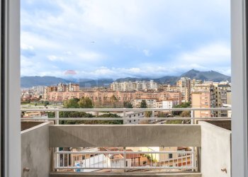Balcone con vista aperta e panoramica - Two-room apartment Via Papa Paolo VI
 
18, Palermo - photo 3