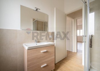 Bagno - Two-room apartment Via Papa Paolo VI
 
18, Palermo - photo 17
